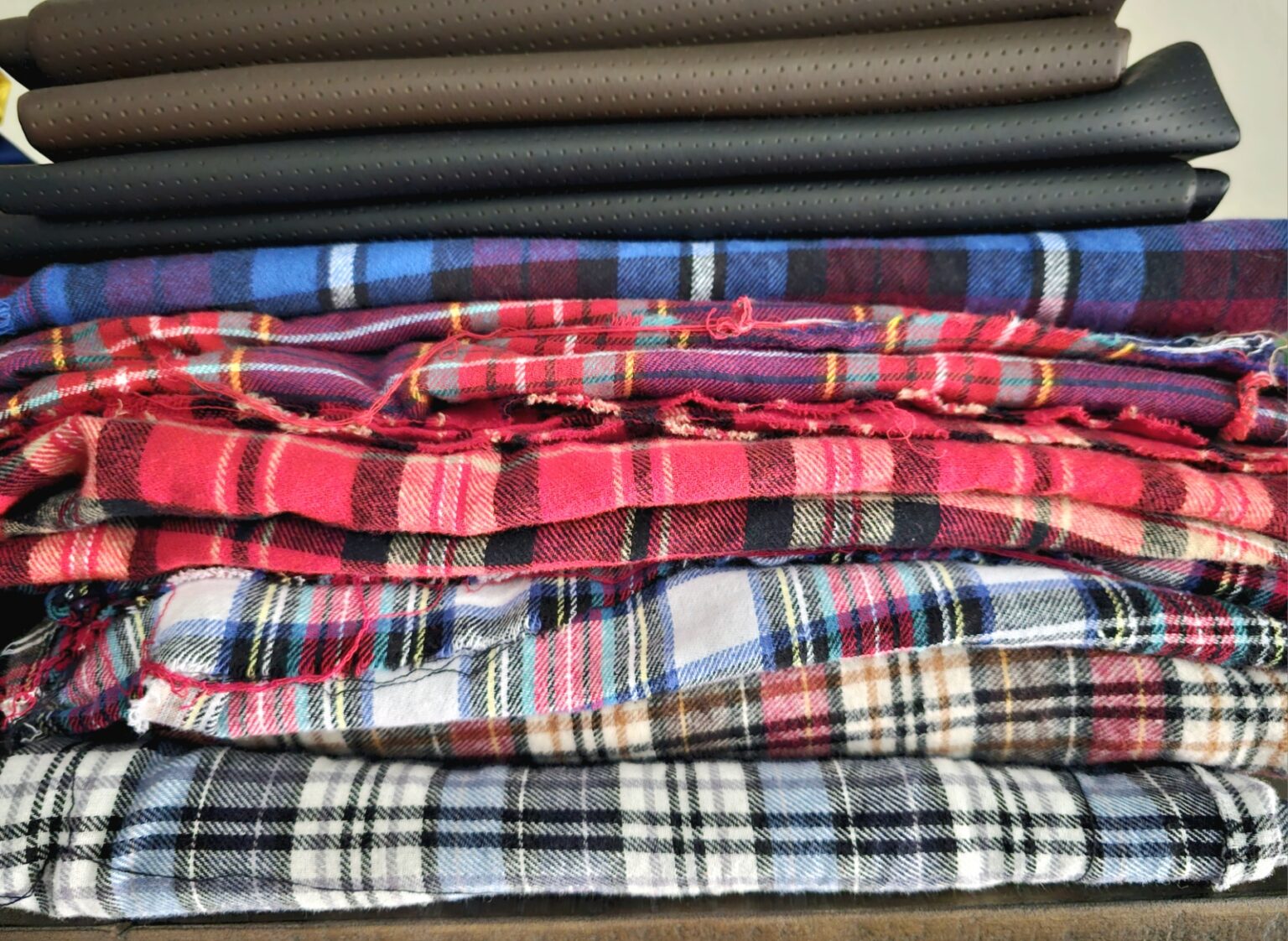 Here's Where To Buy Cheap Fabric By The Yard!